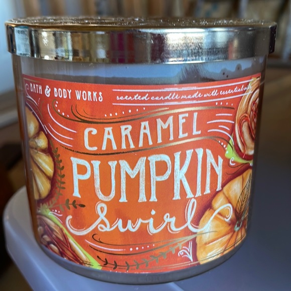 Bath & Body Works Other Caramel Pumpkin Swirl Candle Poshmark